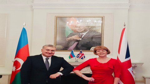 Elin Süleymanov britaniyalı nazirlə görüşüb