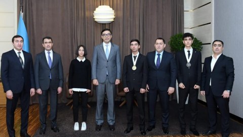 Fərid Qayıbov taekvondoçularla görüşüb