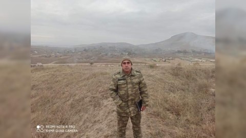 “Axşamlar yeşiyin üstündə elə yuxulayırdıq ki, sanki taxtda uzanmışıq” - Döyüşçü müəllim