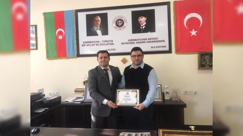 “Firudin bəy Köçərli” mükafatı məşhur liseyin müdirinə verildi