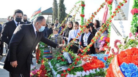 Şəhidin məzarı ziyarət olunub - FOTOLAR