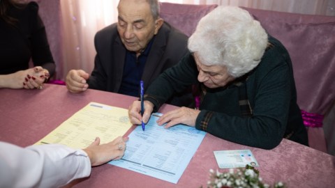 Bakıda 87 yaşlı kişi 78 yaşlı qadınla EVLƏNDİ - FOTOLAR