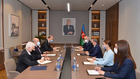 Ceyhun Bayramov Putinin nümayəndəsi ilə görüşdü