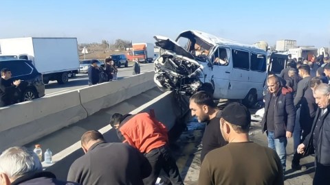 Mikroavtobus qəzasında 10 nəfər yaralanıb