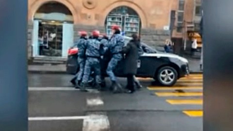 İrəvanda aksiya keçirənlər saxlanıldı