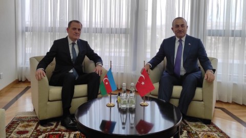Çavuşoğlu Ceyhun Bayramovla görüşdü
