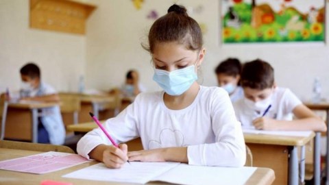 Bakıda koronavirusa görə bağlanan məktəb AÇILDI