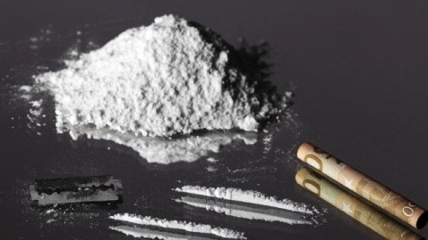 Nazirlərin tualetindən kokain tapıldı