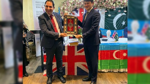 Fuad Muradov Londonda Pakistan icması ilə görüşüb