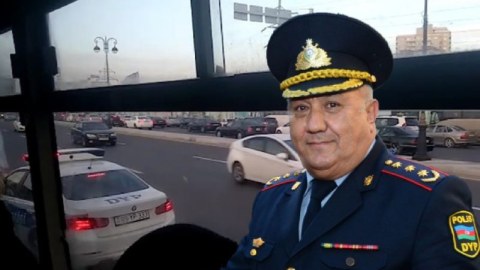 Polis səhərlər yolları niyə bağlayır?