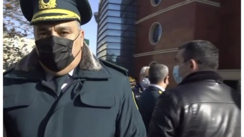 Elçin Quliyev jurnalistə kobudluq edən mayoru CƏZALANDIRDI