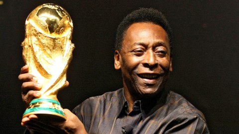 Pele yenidən xəstəxanaya yerləşdirildi