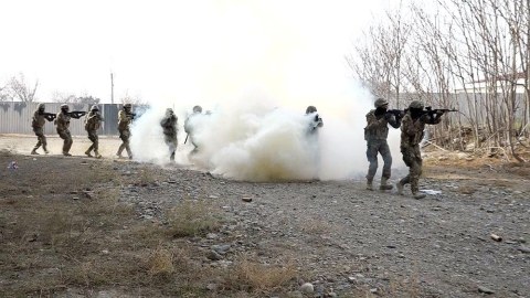 Xüsusi təyinatlılara "terrorçu"ların zərərsizləşdirilməsi tapşırığı verildi - FOTOLAR
