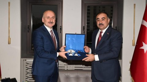 Səfirimiz Türkiyənin nəqliyyat naziri ilə görüşüb