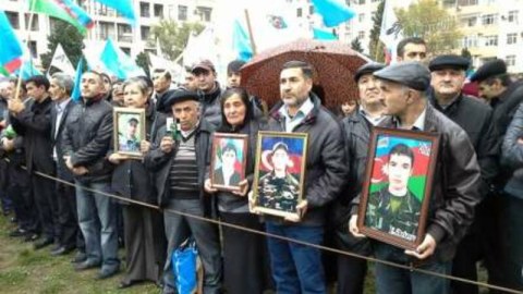Aylıq gəliri 500 manatdan aşağı olan şəhid ailələrinə yardım edilir