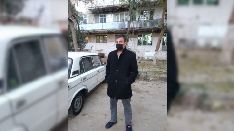Koronavirus xəstəsi küçədə - FOTO
