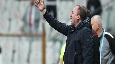“Beşiktaş”ın baş məşqçisi istefa verdi