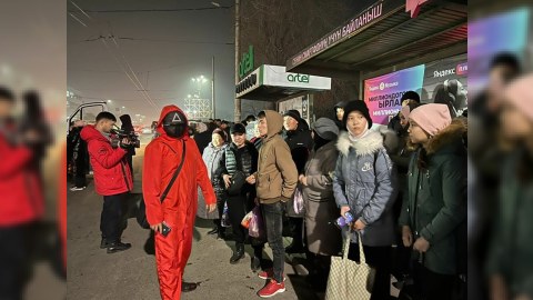 “Squid Game” Qırğızısanda - FOTO