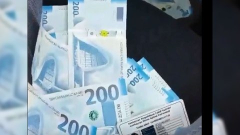 Pula tüpürən şəxs polisə ÇAĞIRILDI