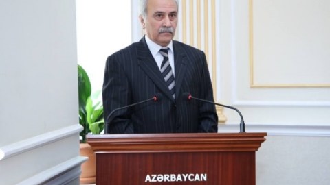Unudulan deputatlar: “Jurnalistlərin dostu” seçilən, Etibar Məmmədovun əvvəlcə müavini, sonra rəqibi olan, Milli Məclisdən gülməcələr yazan PROFESSOR 