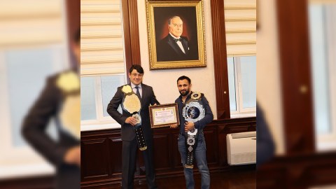 Dünya çempionu Fuad Muradovla görüşüb