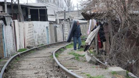 Prezidentin qanunsuz tikililərlə bağlı tapşırığı həll edilmək ÜZRƏDİR