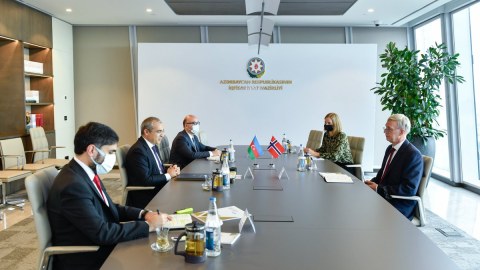 Mikayıl Cabbarov Norveçin Azərbaycandakı səfiri ilə görüşüb