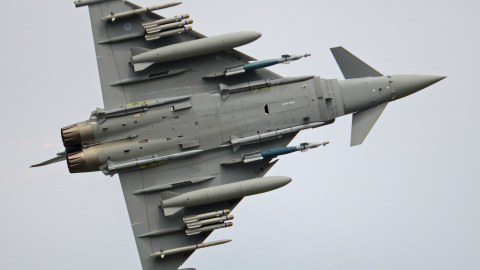 Britaniya Suriyada dron vurdu