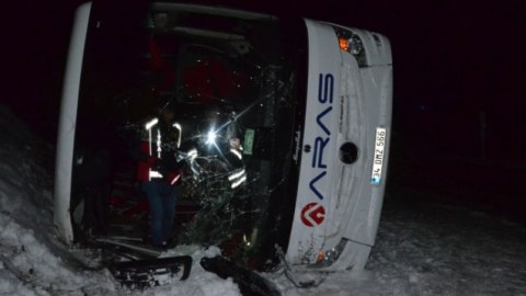 Türkiyədə avtobus qəzası: ölənlərin 2-i azərbaycanlıdır