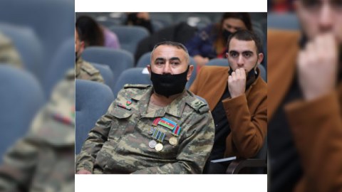 Şagirdləri ilə birgə döyüşən, qrup yoldaşlarıyla müharibədə qarşılaşan MÜƏLLİM