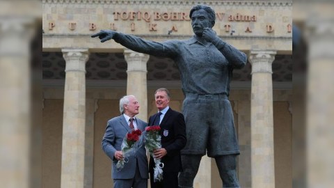 Bir şəklin tarixçəsi: Tofiq Bəhramovu sevən ingilis və onu bağışlamayan alman 45 il sonra BAKIDA 