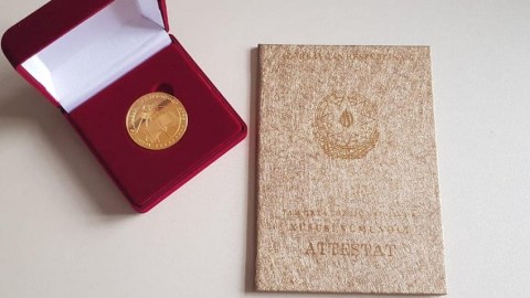Bakıda məktəbi qızıl nişanla bitirən məzunların SAYI