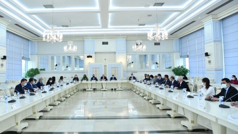 Milli Məclisdə icbari tibbi sığorta ilə bağlı dinləmə