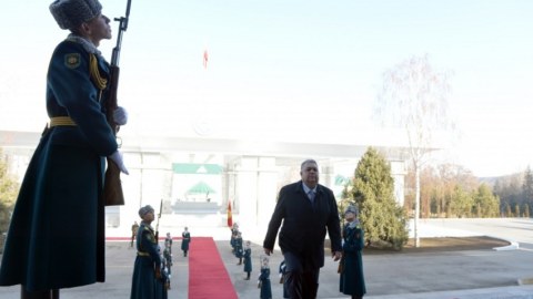 Qırğız Prezidenti Azərbaycan səfirinin etimadnaməsini qəbul edib