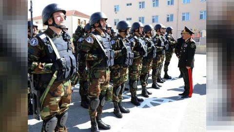 Daxili Qoşun əməkdaşlarının maaşı ilə bağlı FƏRMAN