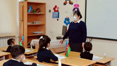 Bakıdakı müəllimlərin 90 faizi PEYVƏNDLƏNİB