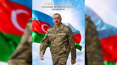 Müdrik Prezident, müzəffər Ali Baş Komandan