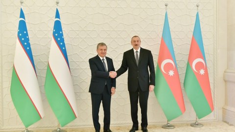 Şavkat Mirziyoyev İlham Əliyevə zəng etdi