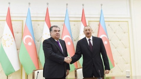 Emoməli Rəhmon İlham Əliyevə zəng etdi