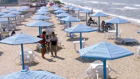 Çimərliklərdə siqaret çəkmək qadağan edilir