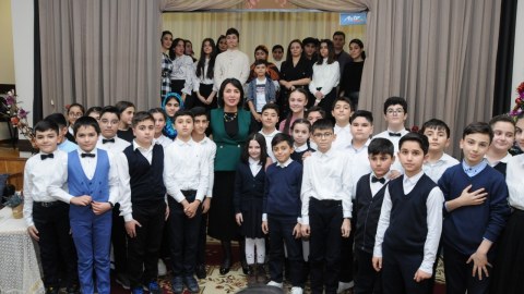 Müəllim və şagirdlər arasında viktorina - Qaliblərə hədiyyələr verildi