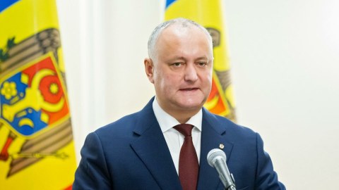 Dodon 12 milyon dollar mənimsəməkdə ittiham edilir