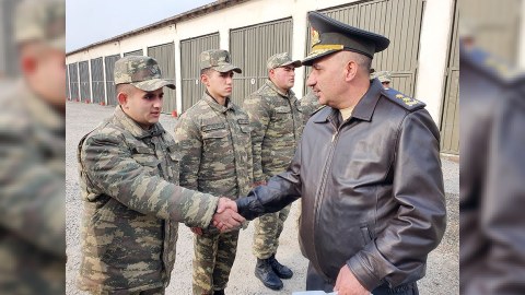 Müdafiə nazirinin müavini hərbçilərlə görüşüb - FOTOLAR