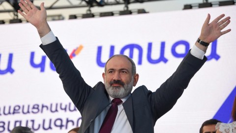 Paşinyan erməni qadınlara pul vəd etdi - Daha çox uşaq doğmağa ÇAĞIRDI 
