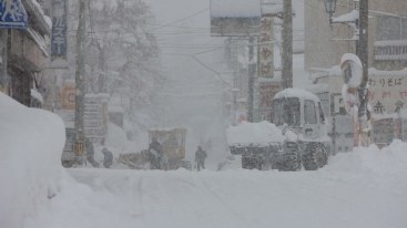 Qar hava yollarını iflic etdi