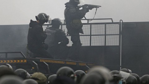 Qazaxıstanda indiyədək 8 polis və hərbçi həlak olub