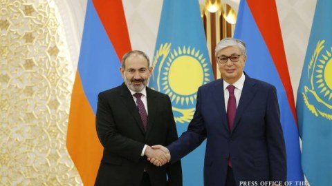 Tokayev Paşinyana TƏŞƏKKÜR ETDİ  