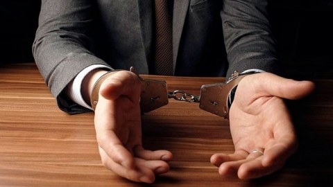 Gömrük Komitəsinin vəzifəli şəxslərinə cinayət işi açıldı