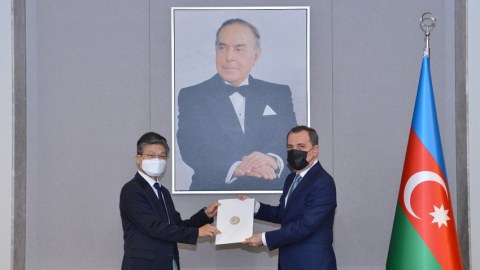 Ceyhun Bayramov Koreya səfirini qəbul edib