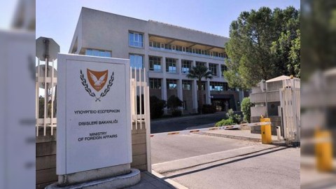 Kiprli nazirin istefa səbəbi